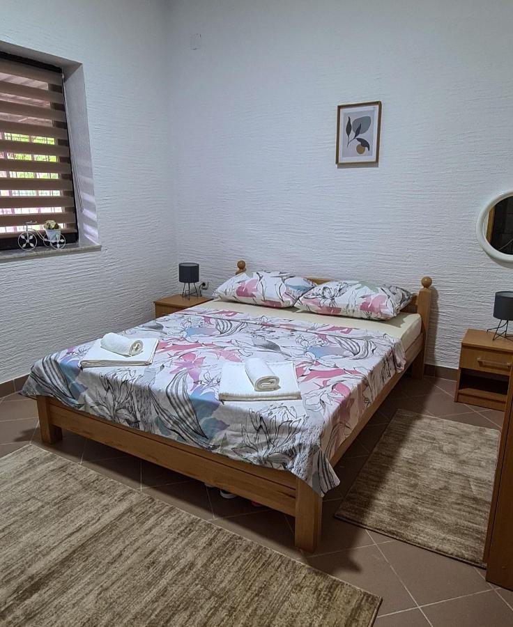 Prenociste Dubravka Apartment Livno Exterior photo